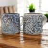 Taza Amrani de cerámica 300 ml con diseño patchwork de azulejos mediterráneos en azul y blanco, ideal para té, infusiones y café