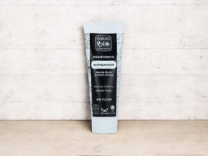 Dentífrico blanqueador Menta Bio & Carbón activo