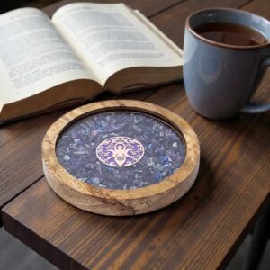 posavasos energético de madera con amatista y lapislázuli