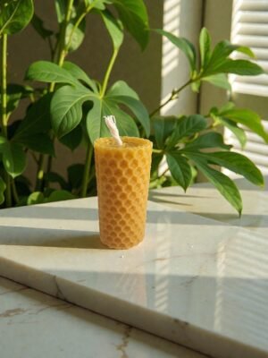 Vela de miel artesanal para rituales de manifestación, peticiones y agradecimiento, encendida los días 11 y 22