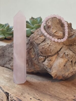 Pulsera cuarzo rosa 6mm hecha a mano con cuentas de piedra natural y acabado artesanal elástico.