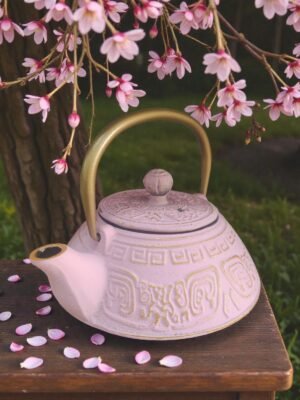 tetera-maya-rosa-almendro Tetera Maoming dorada de hierro colado 0,45 litros con filtro de acero inoxidable e interior esmaltado.